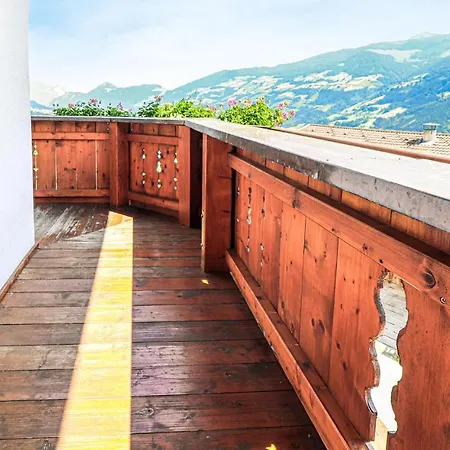 Moderne Appartamento Uderns